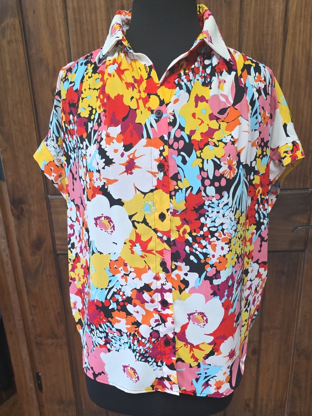 JODIFL Multicolor Floral Short-Sleeve Button-Down Shirt - Size S